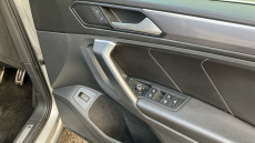 Volkswagen Tiguan 2.0 TDi 150 R-Line 5dr DSG Diesel Estate